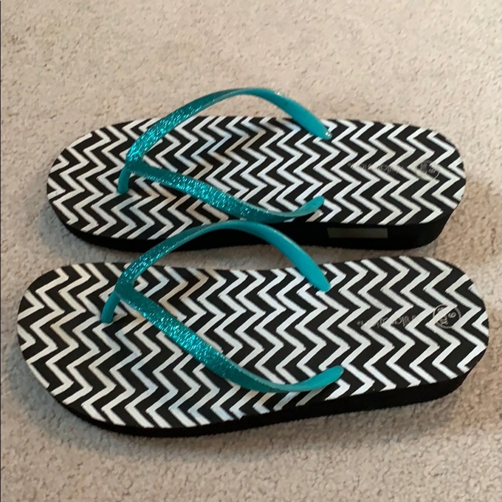 Cute wedge flip flops!